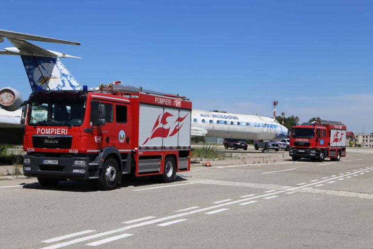 Noi alerte cu bombă în patru instituții medicale, Judecătoria Chișinău și Aeroportul Chișinău