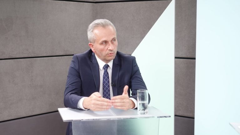 Ministrul Educației: Oferim o indemnizație unică de 3 mii de lei pentru toate cadrele didactice