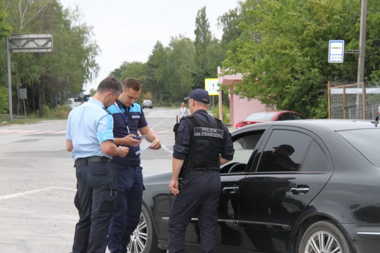 Polițiștii de frontieră și ofițerii FRONTEX vor efectua verificări pe teritoriul țării