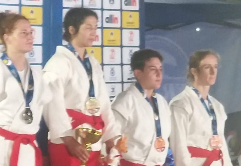 Moldoveanca Sabina Artemciuc a cucerit bronzul la Mondialul de sambo pe plajă