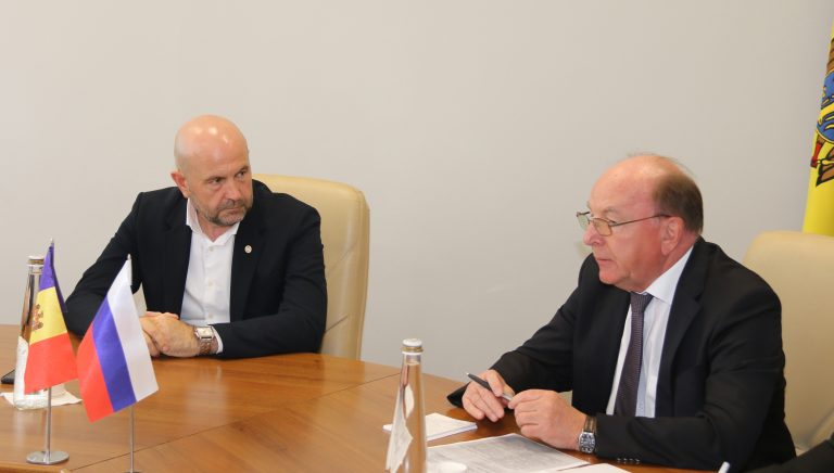 Embargoul Rosselhoznadzorului asupra produselor moldovenești a fost subiectul discuției de azi a conducerii MAIA cu ambasadorul rus la Chișinău, Oleg Vasnețov