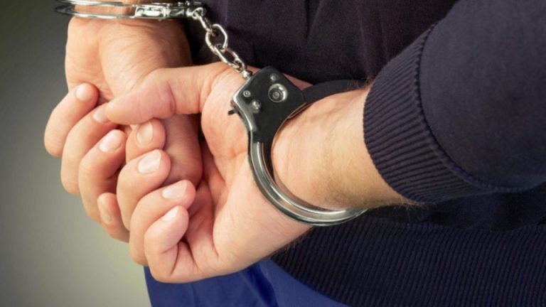 Procurorii cer 30 de zile de arest pentru angajatul Ocolului Silvic din Soroca prins cu mită