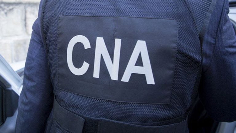 O ucraineancă, reținută după ce a încercat să mituiască un polițist de frontieră cu 500 de dolari