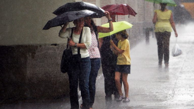 Alertă meteo! Un nou Cod Galben de ploi cu fulgere și vijelie în toată țara