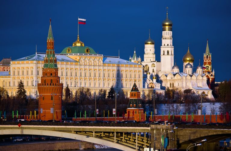 O nouă moarte misterioasă în Rusia. Un influent oficial al Ministerului Apărării a căzut pe fereastră