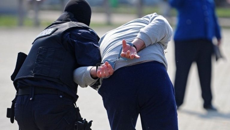 Un ofițer de urmărire penală din Chișinău și un polițist din Cimișlia, reținuți: Infracțiunea gravă comisă de aceștia
