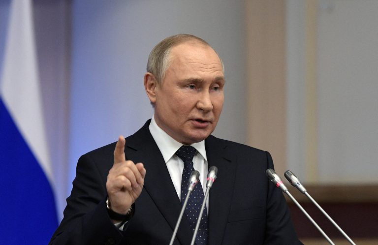 /BREAKING NEWS/ Vladimir Putin cheamă autoritățile de la Kiev să înceteze imediat focul și să revină la masa de negocieri
