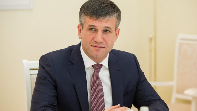 Ex-șeful SIS, Vasile Botnari, trimis în judecată pentru îmbogățire ilicită