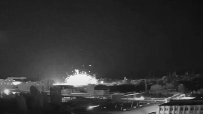 Video/Ucraina afirmă că Rusia a lovit centrala nucleară de la Pivdennoukrainsk. O rachetă a căzut la 300 de metri de reactoare