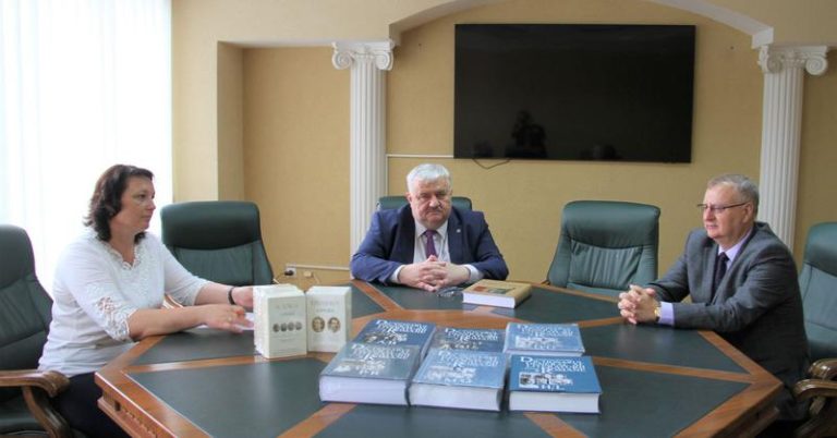 Muzeul Național al Literaturii Române a oferit donație de carte pentru biblioteca Universității de Stat din R. Moldova