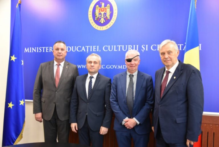 Perspectivele dezvoltării cercetărilor în domeniul ingineriei genetice și biotehnologiilor, pe agenda MEC