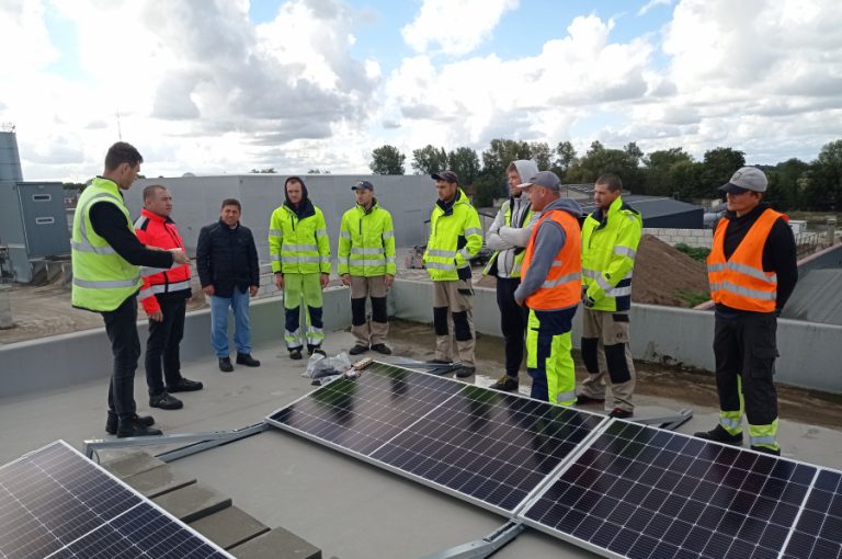 Zece moldoveni au susținut examenul de certificare a competențelor profesionale pe șantierul unei companii din Belgia