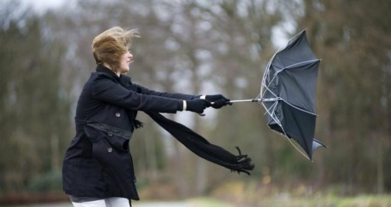 Meteorologii au emis COD GALBEN de vânt pe întreg teritoriul R. Moldova