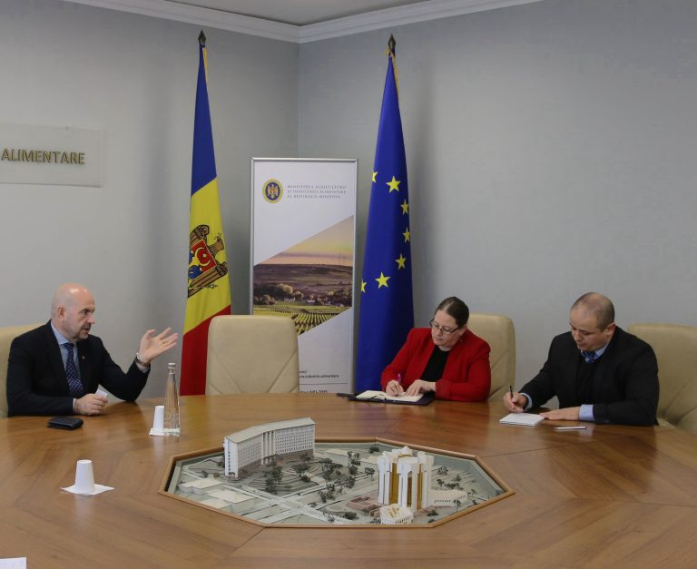 Ambasada SUA va oferi sprijin pentru ca agricultorii moldoveni să poată accesa noi piețe de export