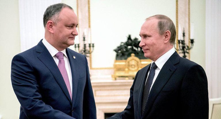 Aflat în arest la domiciliu, Dodon îl felicită pe liderul de la Kremlin: „Vladimir Vladimirovici este un om de stat remarcabil care a câștigat încredere și înalt prestigiu internațional”