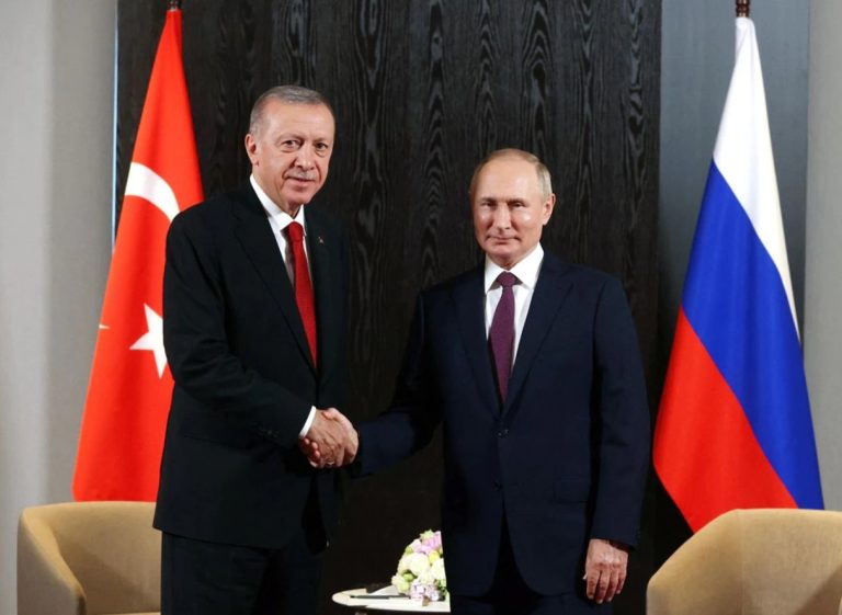 Putin ar putea vizita Turcia în luna aprilie, spune Erdogan 