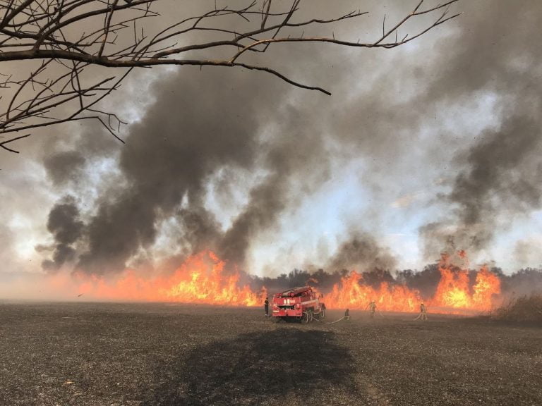 45 de incendii în weekend. Circa 540 de ha de vegetație, compromise de flăcări
