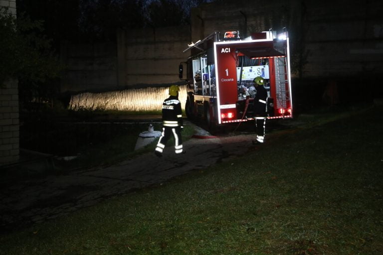 O casă din Drochia a luat foc din cauza unei plăpumi electrice defecte