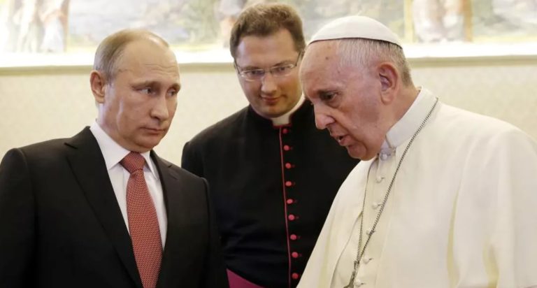 Papa Francisc îi cere lui Putin să oprească „spirala morții”. Ce i-a cerut Suveranul Pontif și lui Zelenski