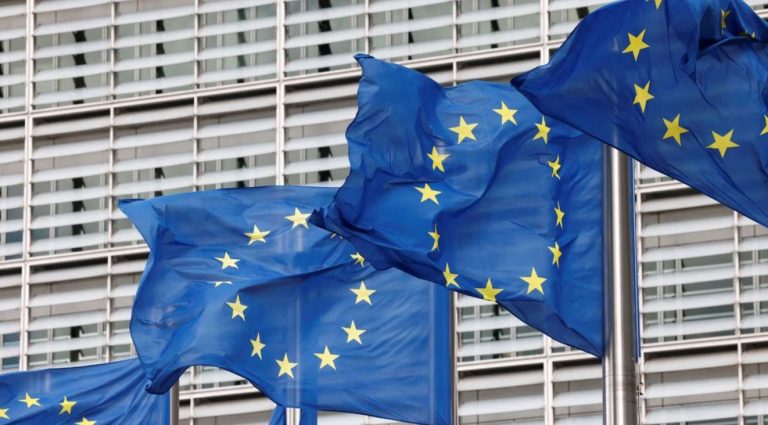 Statele membre ale UE au aprobat încărcătoarele universale pentru telefoane şi alte dispozitive electronice din 2024