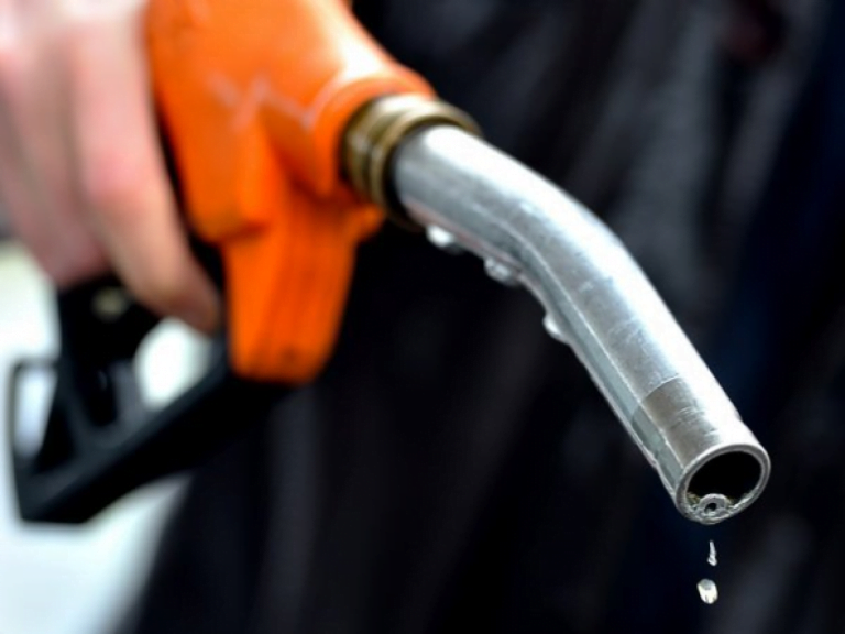 ANRE, despre prețurile la motorină și benzină: Se atestă o tendință de stabilizare și echilibrare