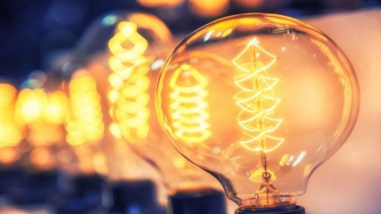Din 1 decembrie va crește volumul de electricitate procurat din România: Precizările Energocom