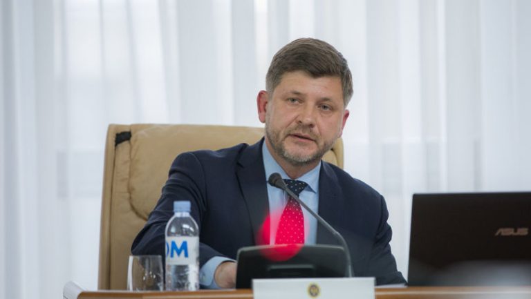 VIDEO/ Secretarul general al Guvernului, Dumitru Udrea, și-a dat demisia: Cum explică premierul Natalia Gavrilița