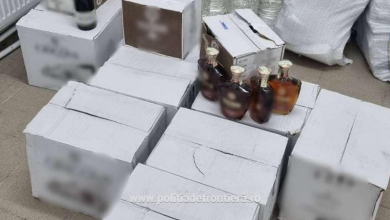 Un cetățean al R. Moldova a încercat să intre în România cu peste 240 de litri de alcool