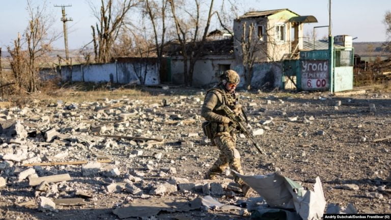 Șeful Armatei Marii Britanii: „Retragerea Rusiei din Herson este una semnificativ. Rusia a eșuat în toate obiectivele sale strategice”