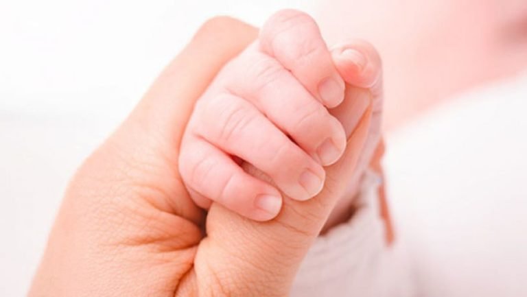 CNAS anunță că au fost finanțate indemnizațiile de maternitate