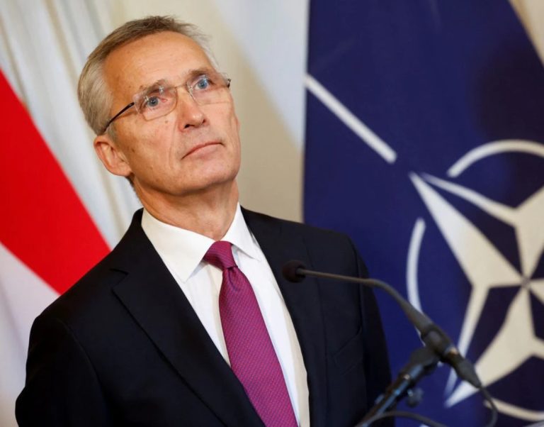 Secretarul general al NATO: „Nu trebuie să facem greșeala de a subestima Rusia. Obiectivul lui Putin este de a lăsa Ucraina în frig şi întuneric în această iarnă”