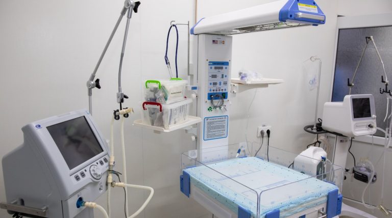 FOTO/ Maternitatea din Edineț a fost dotată cu echipamente noi. Gavrilița: „Vom oferi cetățenilor noștri servicii medicale moderne, de cea mai înaltă calitate”