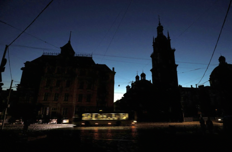 Pene de curent în toate regiunile Ucrainei, anunţă Ukrenergo