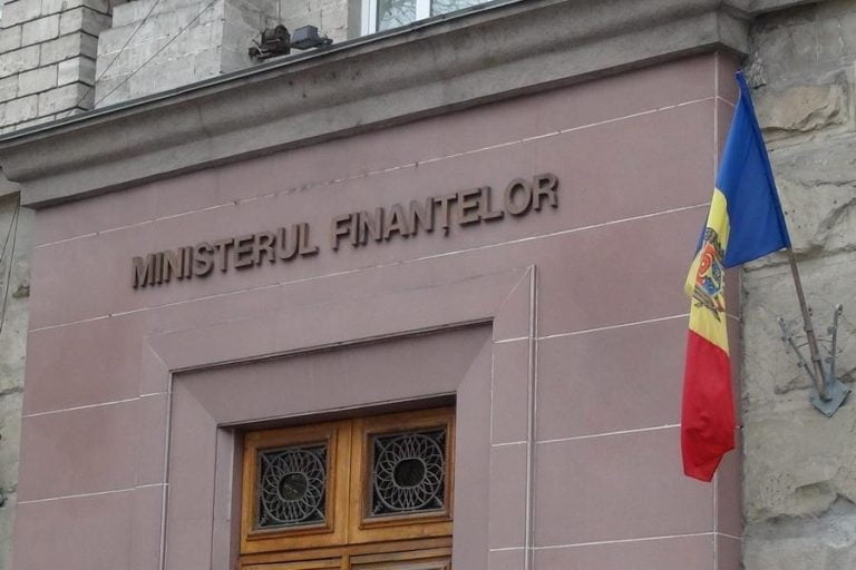 Profesorii din Capitală nu și-au primit salariile pentru noiembrie: Noi precizări de la Ministerul Finanțelor