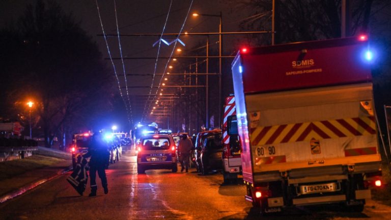 Incendiu devastator într-un bloc din Lyon, Franța: Zece morți, dintre care cinci sunt copii