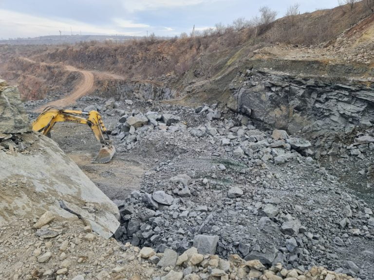 Oficial: Câte tone de zăcăminte de granit sunt în prezent în cariera de la Cosăuți