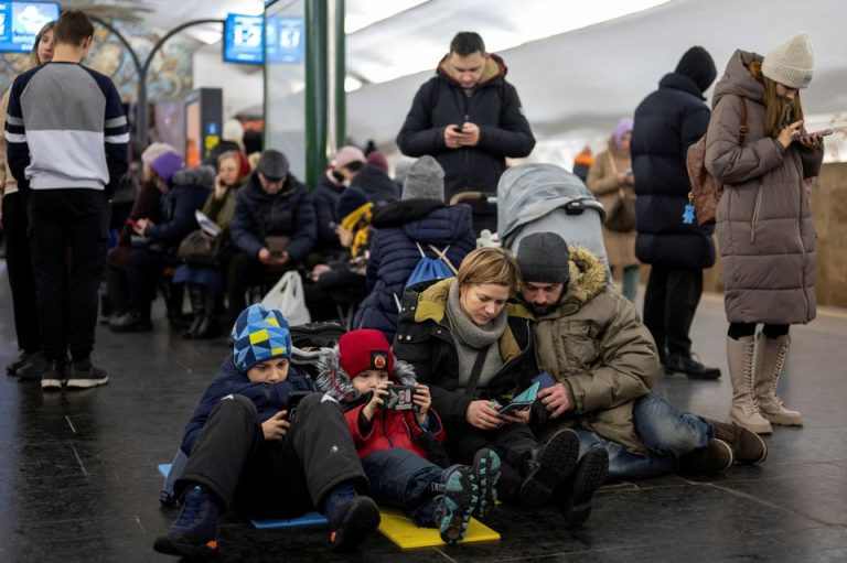 Primarul Kievului: Rețeaua de metrou și cea de apă funcționează din nou în capitala Ucrainei