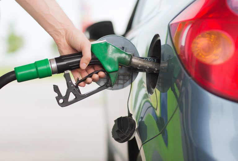 Se scumpesc motorina și benzina: Explicații ANRE