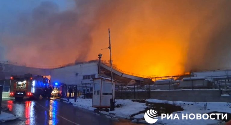 VIDEO/ Incendiu uriaș într-un mall din suburbiile Moscovei