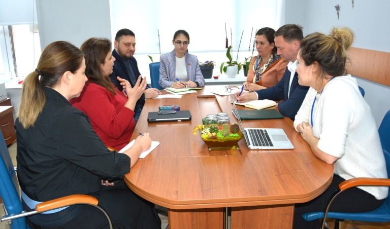 Ministra Mediului, la întrevederea cu reprezentanții UNICEF: „Este nevoie de un program privind schimbările climatice în școală”