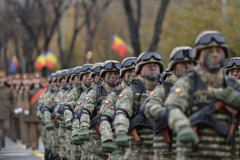 1 decembrie – Ziua Națională a României. Parada Militară va defila cu tehnică avansată, precum artileria HIMARS