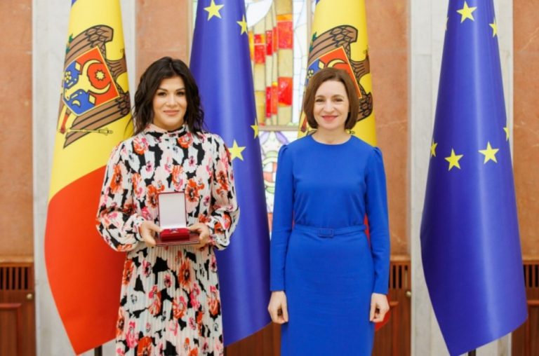 DOC/ Președinta Sandu a înmânat distincții de stat mai multor personalități din R. Moldova