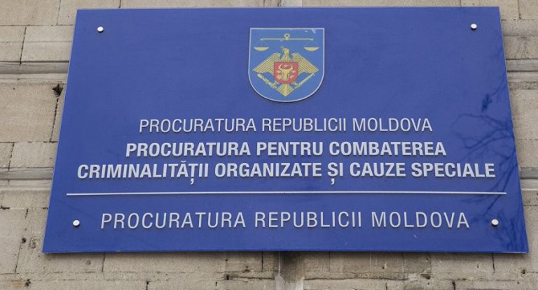 Sentință pentru un moldovean care a trimis din Olanda în Moldova 3 grame de hașiș