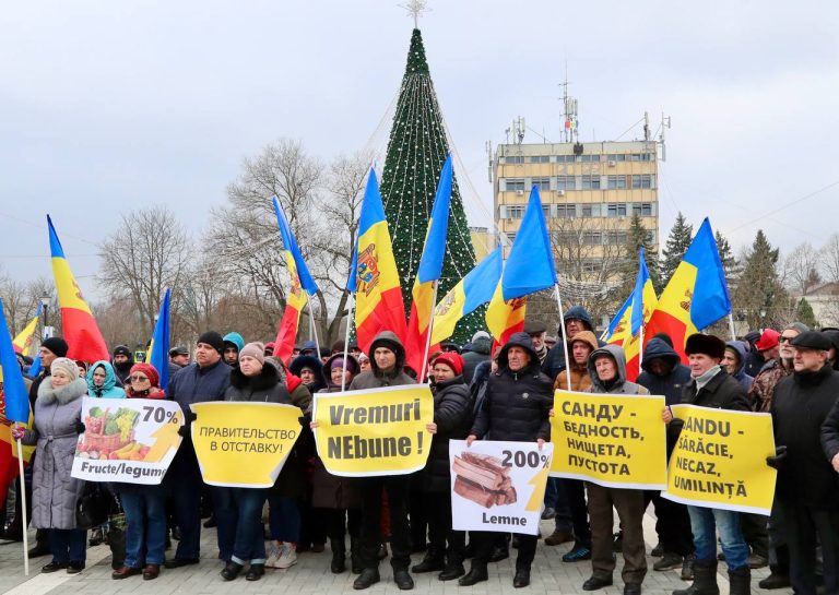 PSRM a organizat un protest la Ungheni: Manifestanții au cerut demisia guvernării