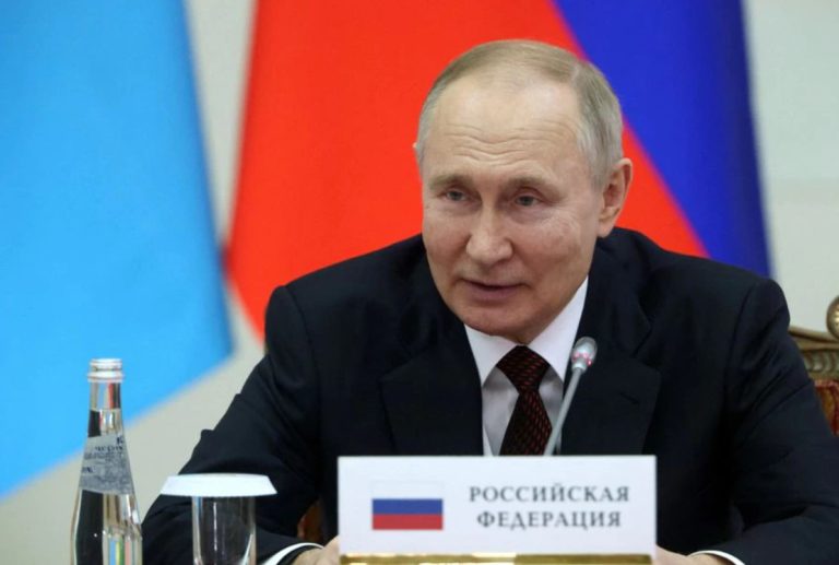 Putin a semnat un decret prin care interzice exporturile de petrol către țările care au impus plafonarea prețului țițeiului rusesc