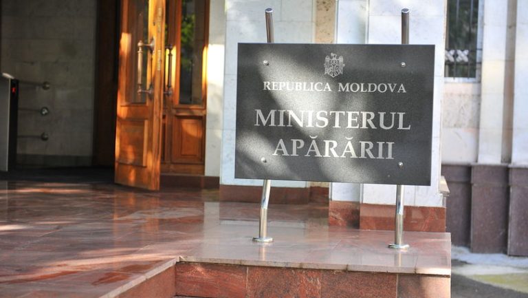 Atenție, fals! Ministerul Apărării nu a trimis citații de mobilizare a cetățenilor R. Moldova
