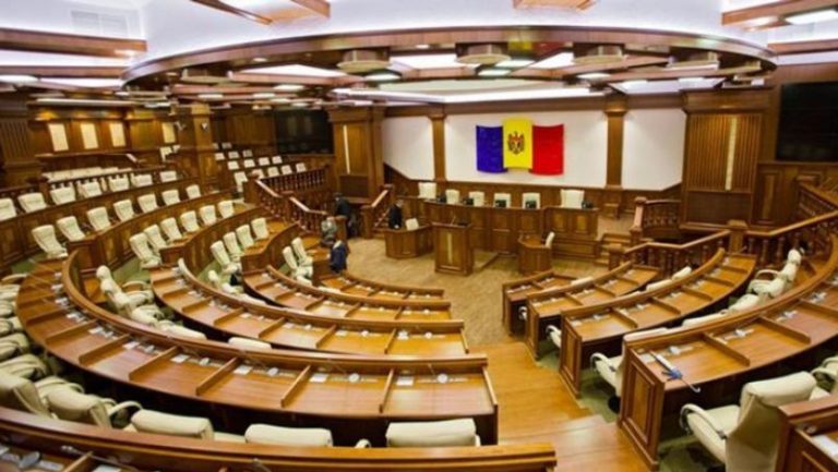 CEC propune Curții Constituționale validarea a două mandate de deputat
