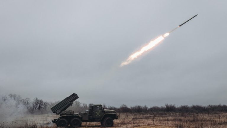 Ucrainenii au atacat cu rachete două centrale termice controlate de Rusia în Donețk
