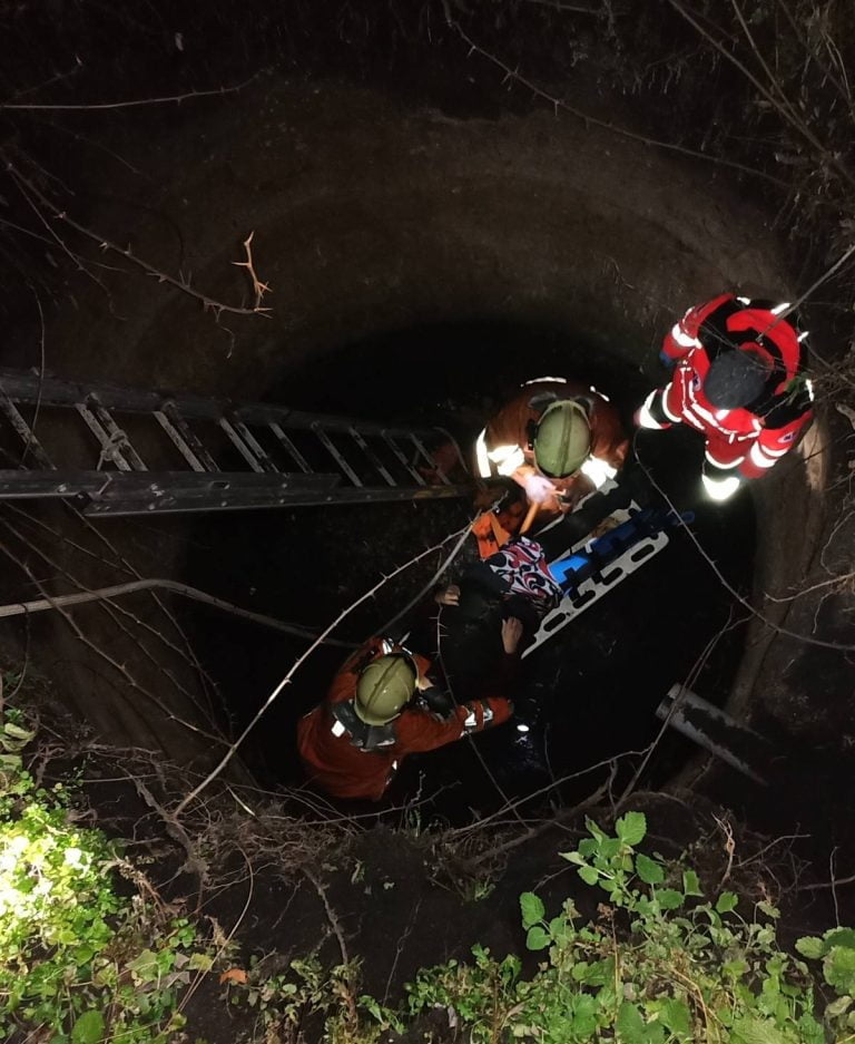 Incident în raionul Sîngerei: O femeie a căzut într-o groapă de canalizare, la o adâncime de 5 metri