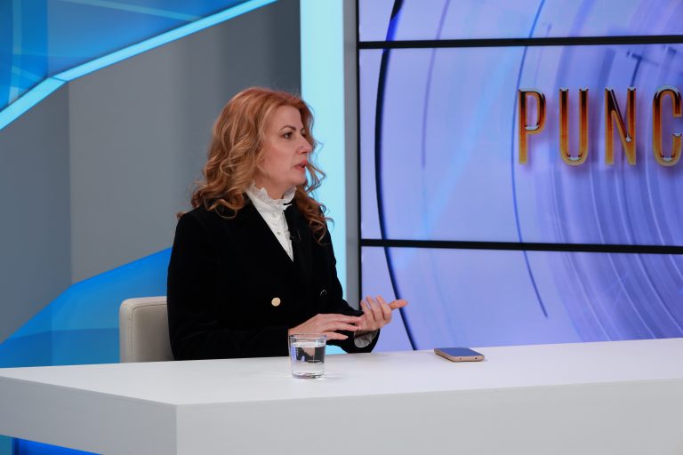 Arina Spătaru: Noi încă mai avem multe chinuri până a forma o clasă politică la care am aspirat